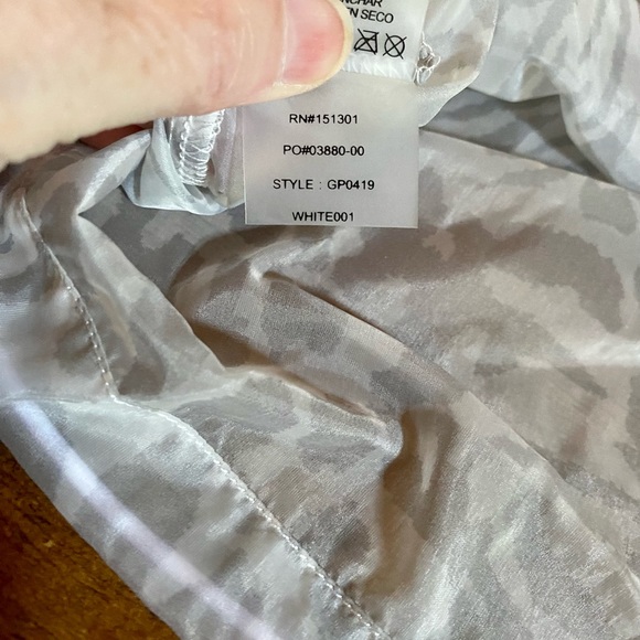 ✨GOOD AMERICAN Icy Leopard Print Windbreaker Jacket✨ NWT - Picture 13 of 16